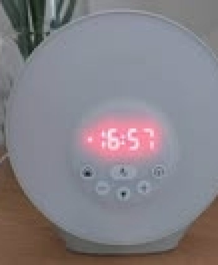 Lumie - Réveil radio et simulateur d’aube et de crépuscule Bodyclock Shine 300 - Détails fonction simulateur de crépuscule
